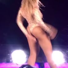 Beyoncé shaking her butt