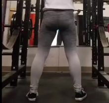 The powerlifter in me hates this video bc of my (f)orm but I had a request for a slutty squat shot