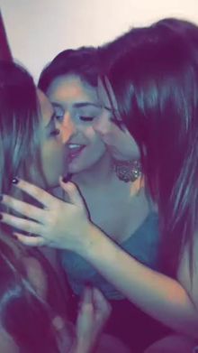 3 womans make out