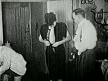 Two ladies offer to fuck an old man because they saw him masturbating (1910)